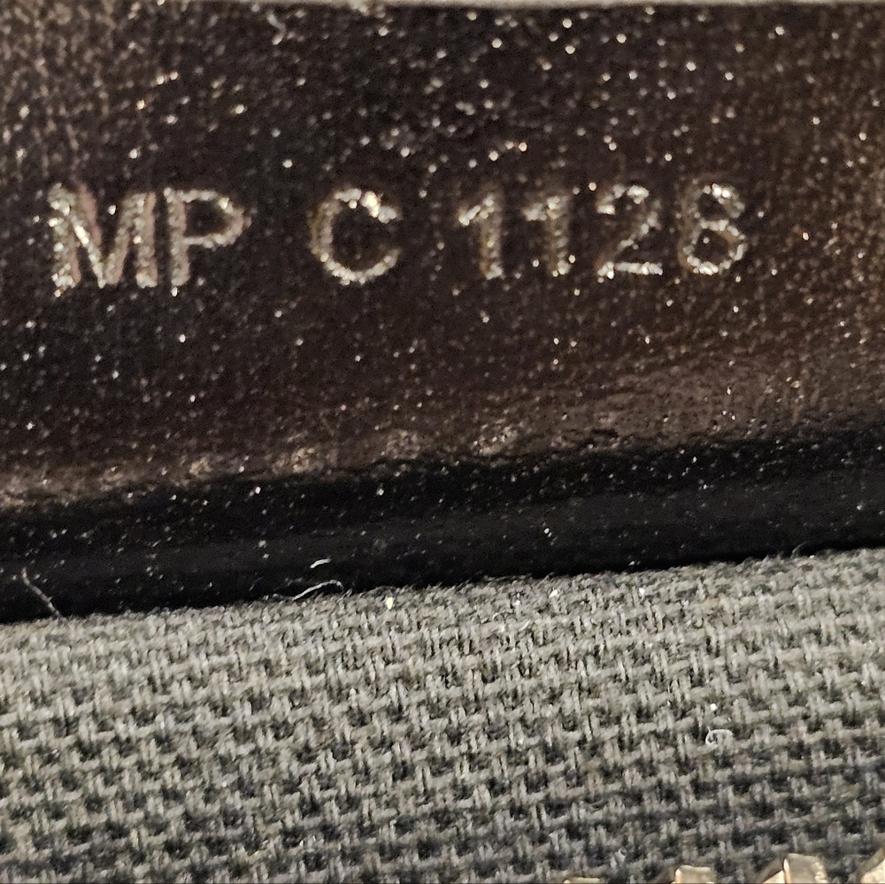 GIVENCHY Medium Antigona Shoulder Bag - Picture 11 of 13